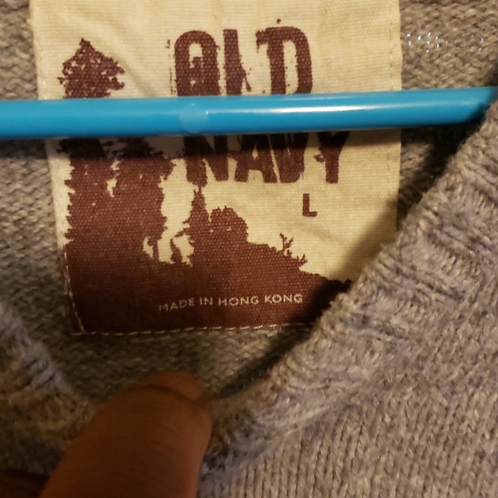 Two sweaters - Picture 4 of 7